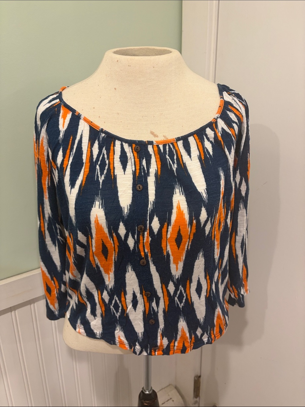 H. I. P Women’s XS Navy Blue and Orange Patterned Button-Front Top 3/4 sleeves